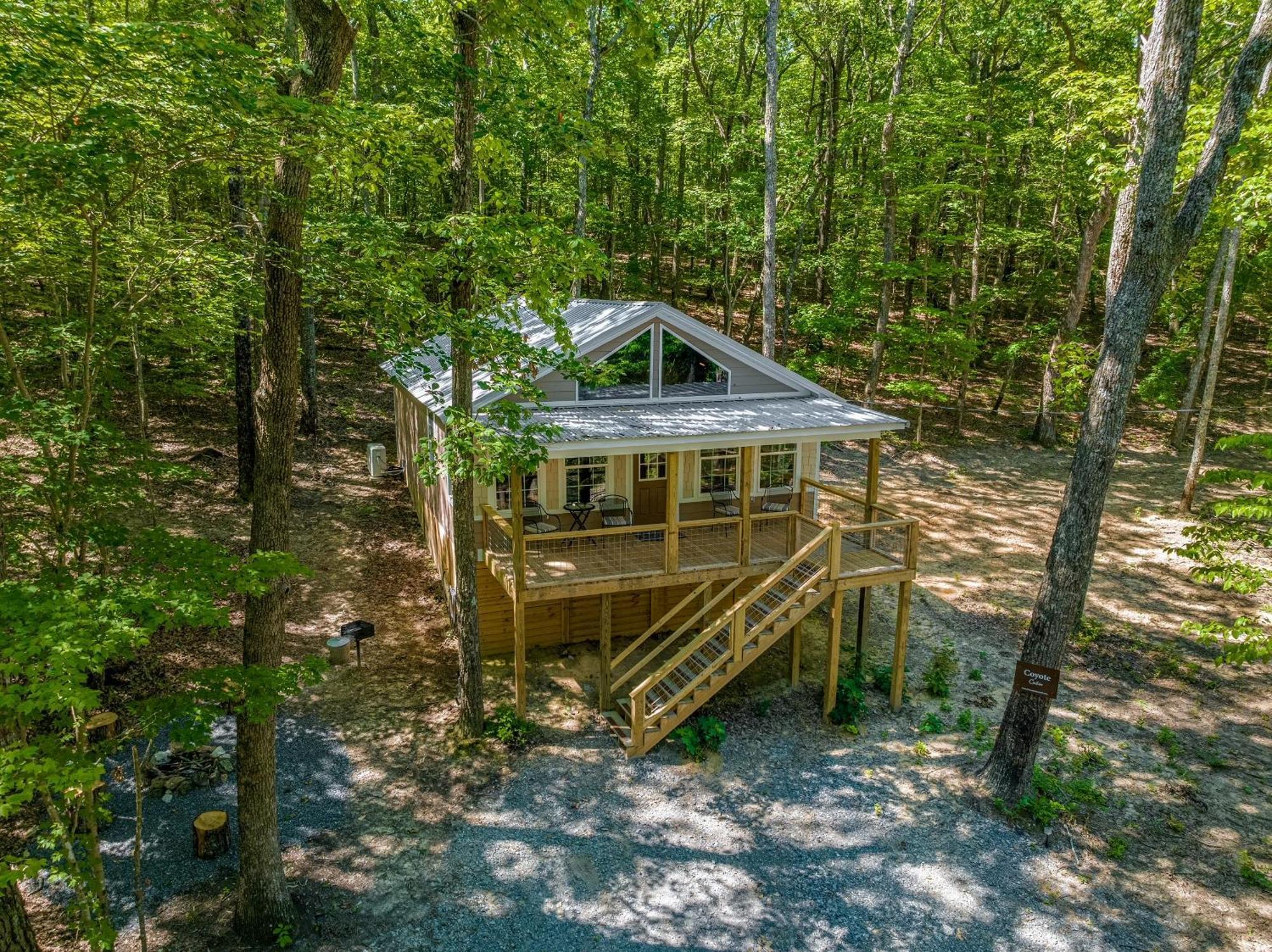 Coyote Cabin At Woodland Retreat At Desoto Beside Desoto State Park 佩恩堡 外观 照片