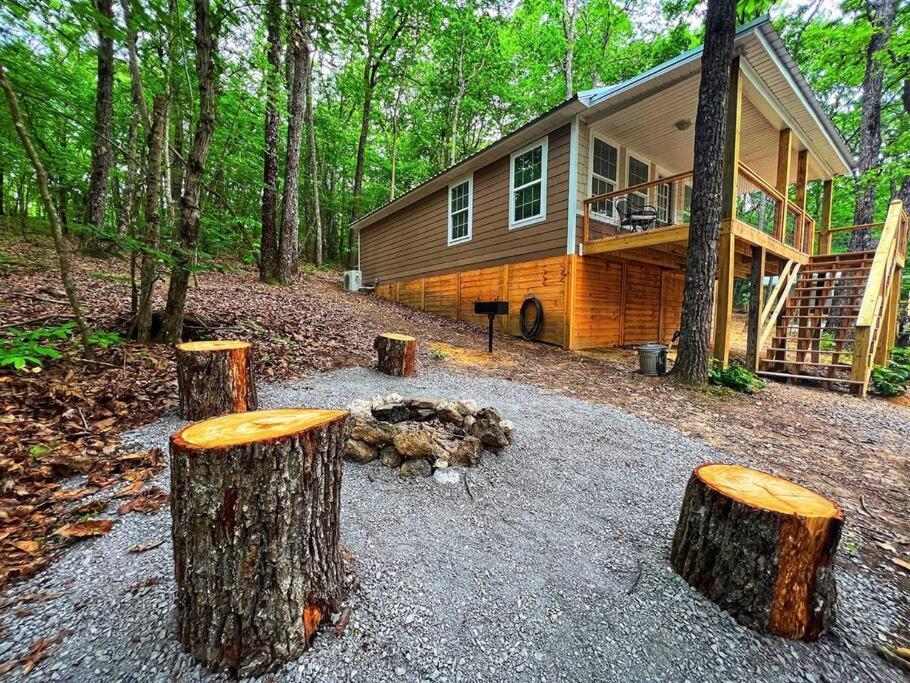 Coyote Cabin At Woodland Retreat At Desoto Beside Desoto State Park 佩恩堡 外观 照片