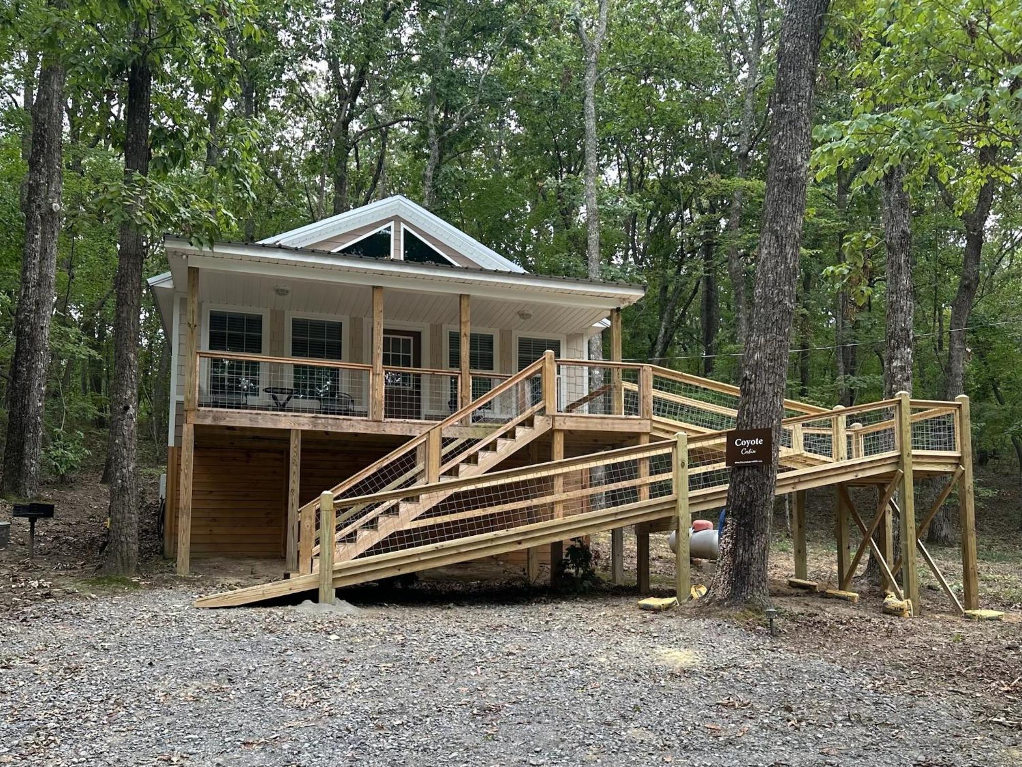 Coyote Cabin At Woodland Retreat At Desoto Beside Desoto State Park 佩恩堡 外观 照片